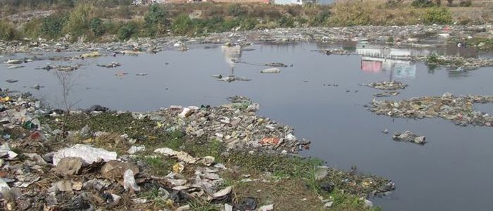 गर्मी बढेसँगैे वाग्मतीको दुर्गन्ध बढेको बारे स्थानियको गुनासो