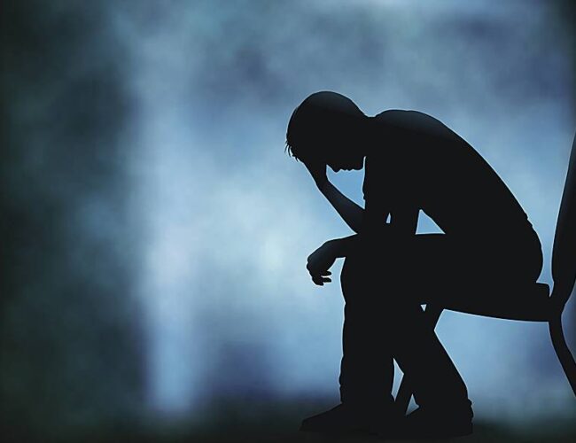 “डिप्रेशन: मौन महामारी, नेपाली समाजमा बढ्दो मानसिक स्वास्थ्य संकट”